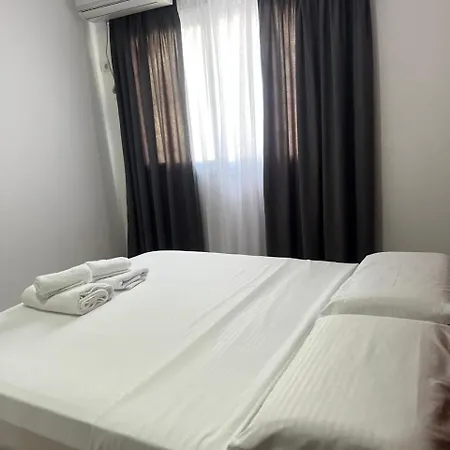 Antoni Apartman *